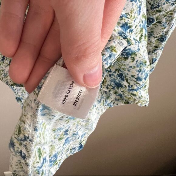 ✨ J. Jill Women’s Blue Green Floral Button Down Top Small - Picture 8 of 11